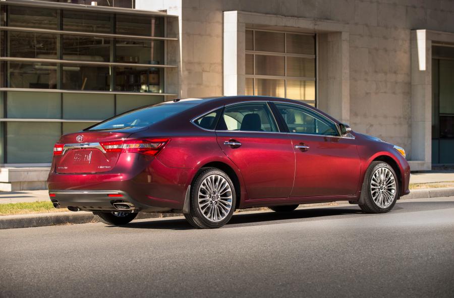  Toyota Avalon 2016 года  (фото 12 из 21)